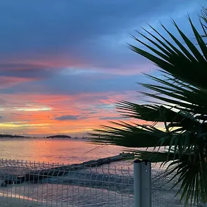 Appartement Pieds Dans L'eau Vue Acces Et Piscine, Marigot (Saint Martin)